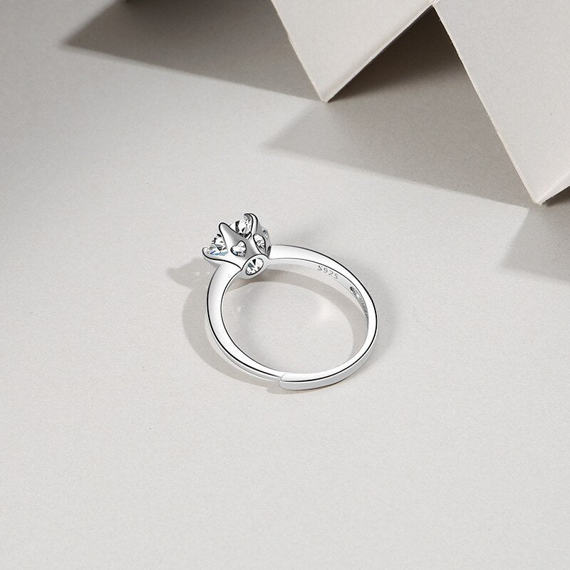 Elegant Zircon Stone Ring