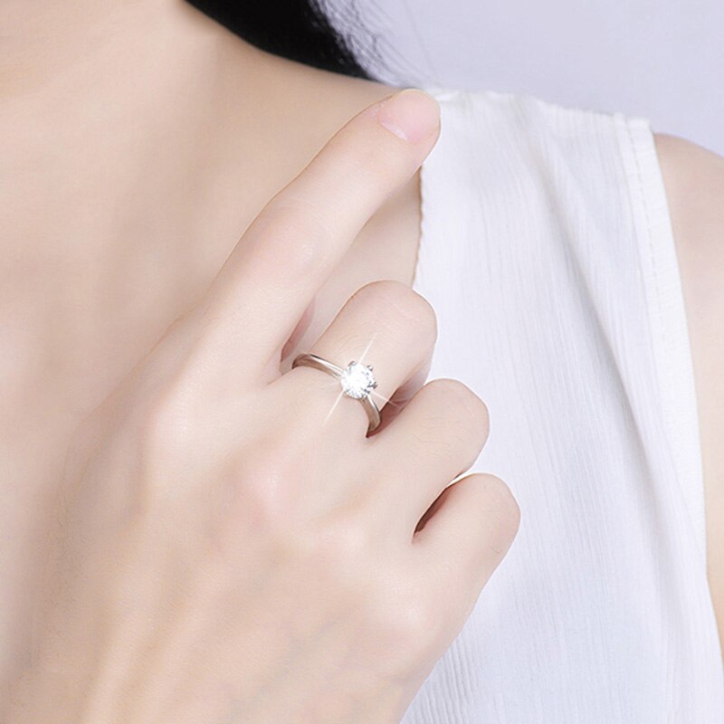 Elegant Zircon Stone Ring